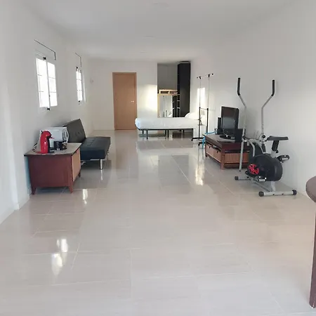 Gran Estudio De 50m2 Cerca Costa Brava